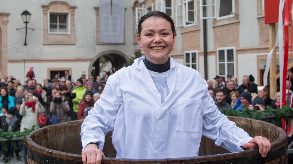 Traditioneller Metzgersprung in Salzburg
