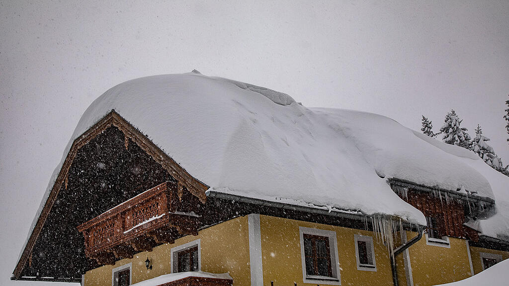 Über zwei Meter Schnee in Krispl