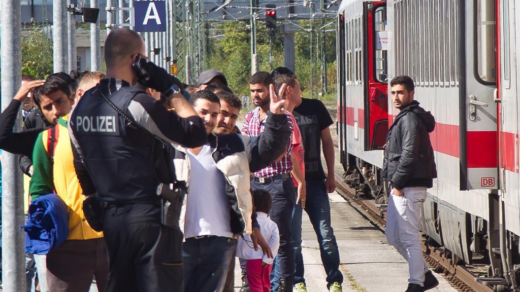 Sonderzug aus Salzburg trifft in Freilassing ein