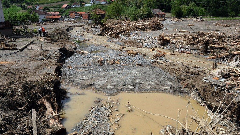 Verwüstungen in Bosnien und Serbien
