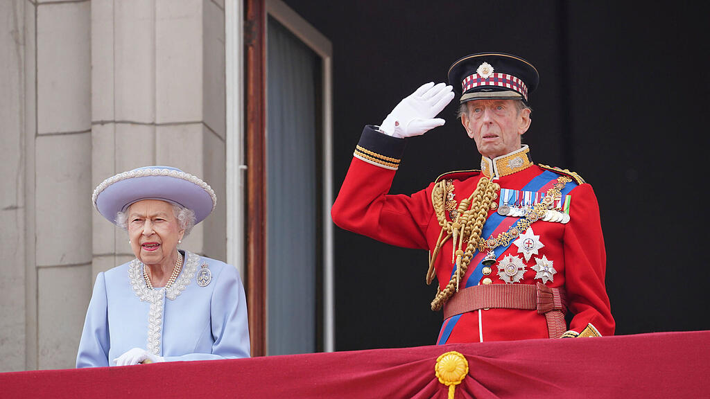 Queen feiert 70 Jahre Thronjubil\u00e4um
