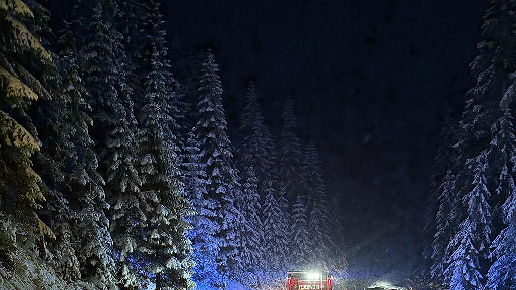 Wintereinbruch in Teilen Salzburgs: Feuerwehren bei zahlreichen Einsätzen gefordert