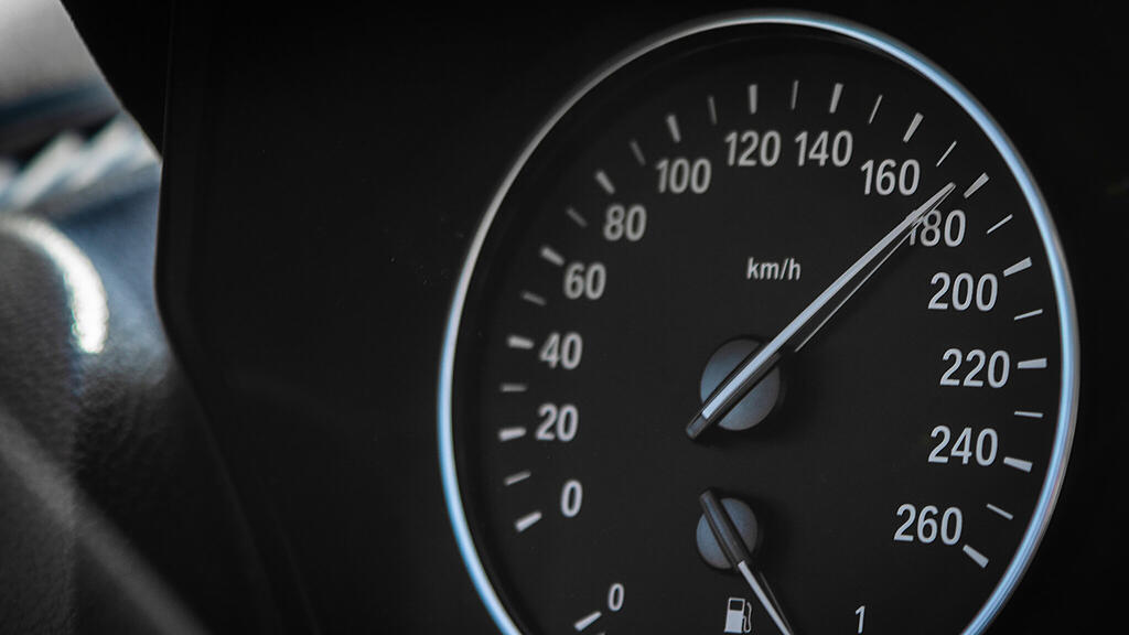 SB, Tacho, Geschwindigkeit, Rasen, 180 km/h