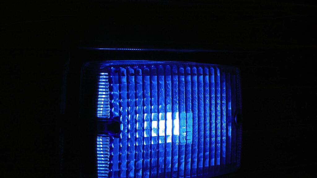 Mehrere Polizeistreifen wurden zum Hotel beordert.