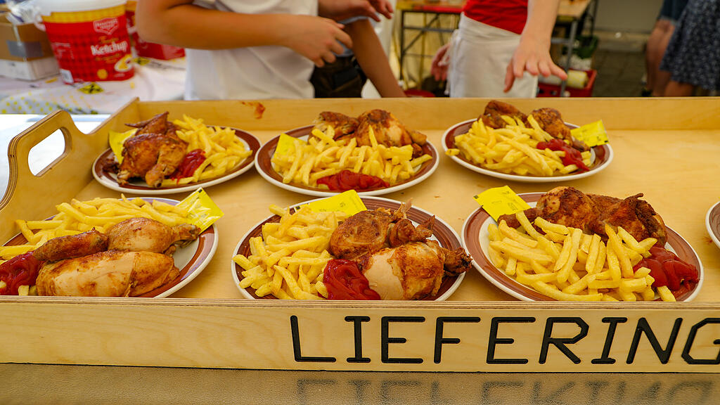 Maibaumaufstellen in Liefering