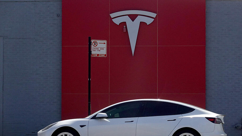 symb_tesla