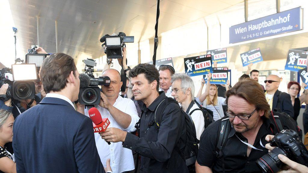 Demo bei Ankunft in Linz