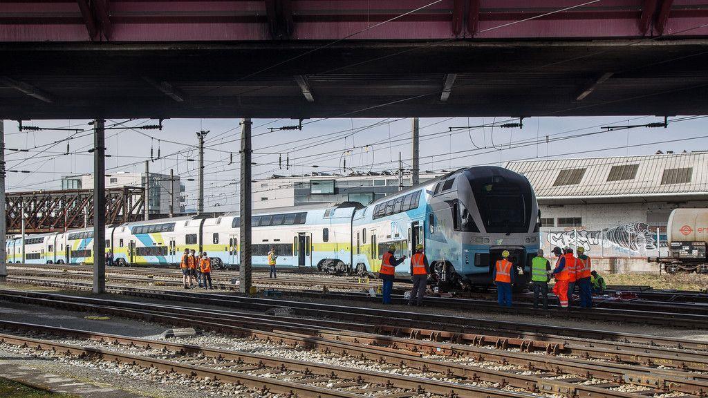 Zuggarnitur am Salzburger Hauptbahnhof entgleist II