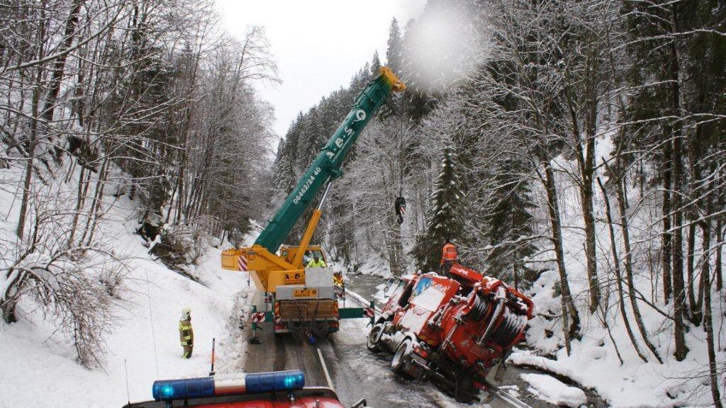 L216: Bilder der Unfallstelle