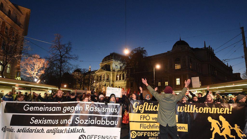 Proteste gegen Akademikerball 2016