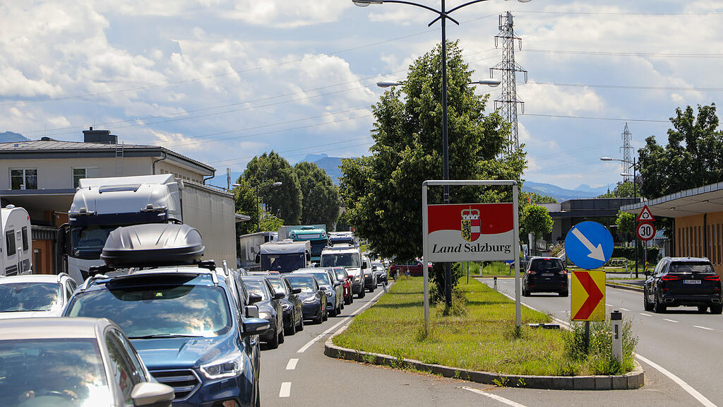 Stau Grenzkontrollen Münchner Bundesstraße