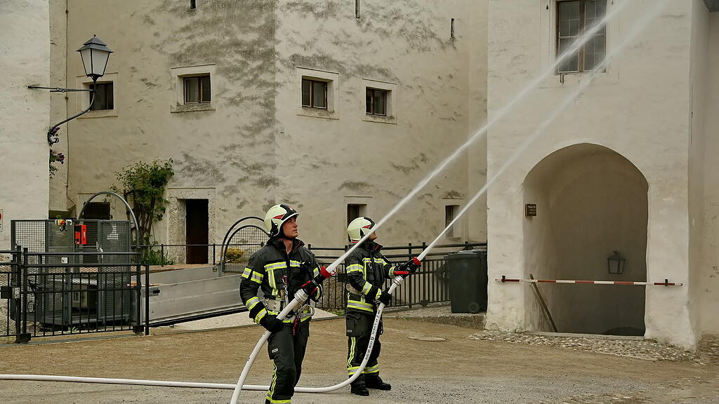 Feuerwehr-\u00dcbung auf der Festung, I