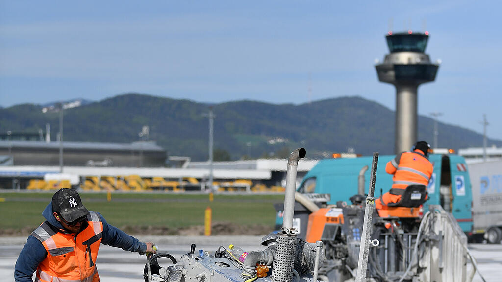 Sanierung am Flughafen Salzburg l\u00e4uft, II