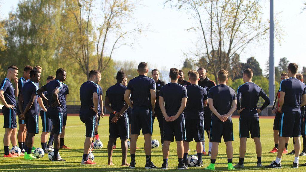 Training und Entspannung vor Youth-Legaue-Finale