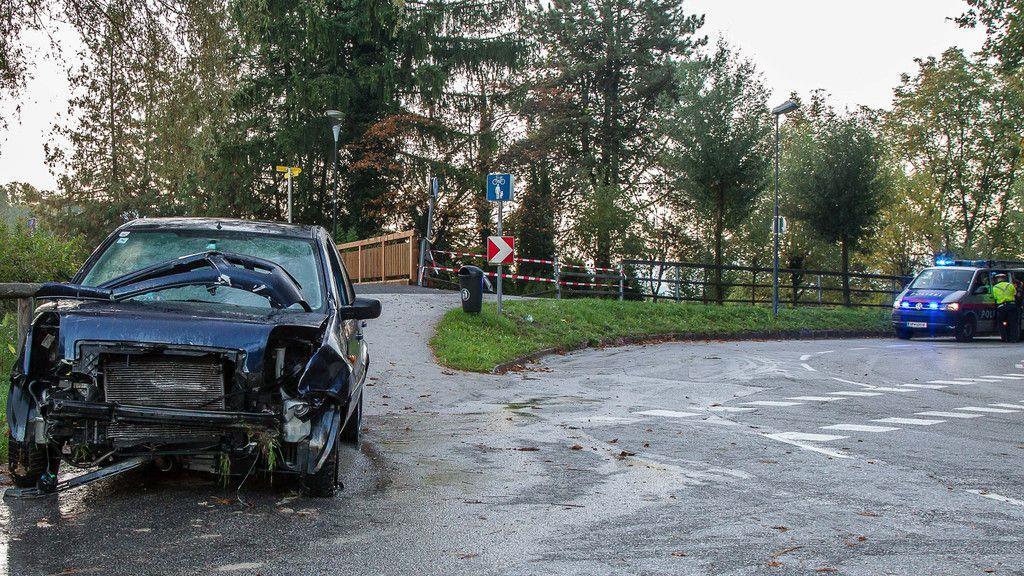 Alkolenker landet mit Pkw im Almkanal