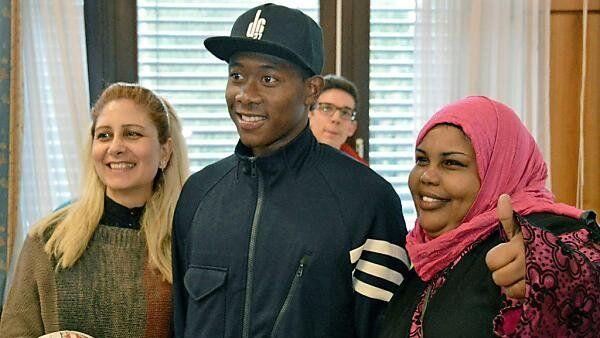 Fußballstar Alaba besuchte Flüchtlingshaus in Ottakring