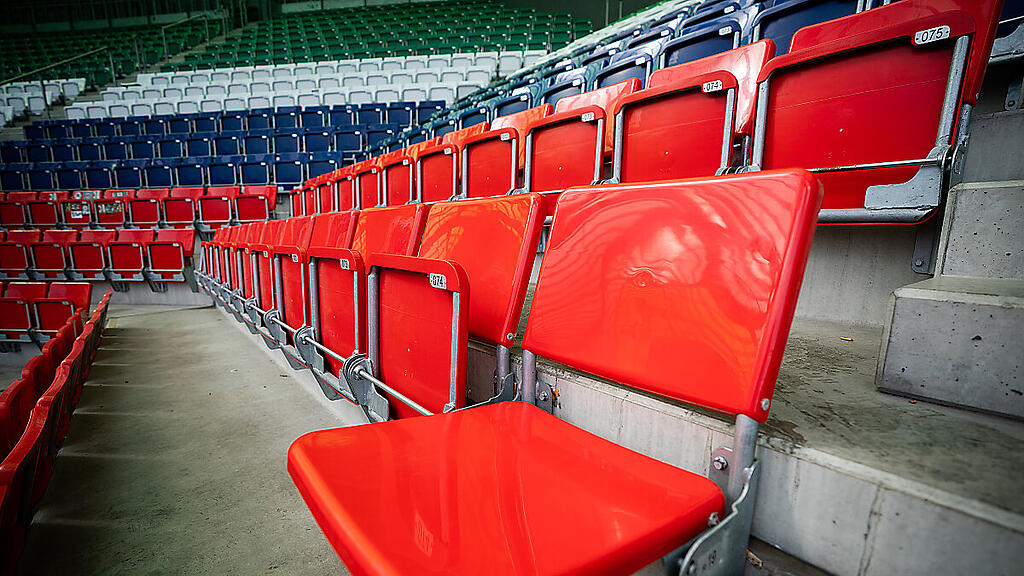 Leere Plätze im Allianz-Stadion