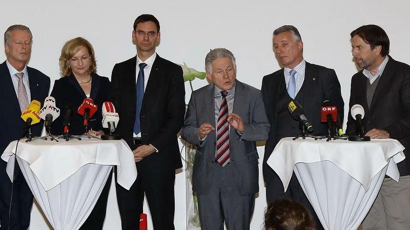 Weiter Bilder der Verhandlungen