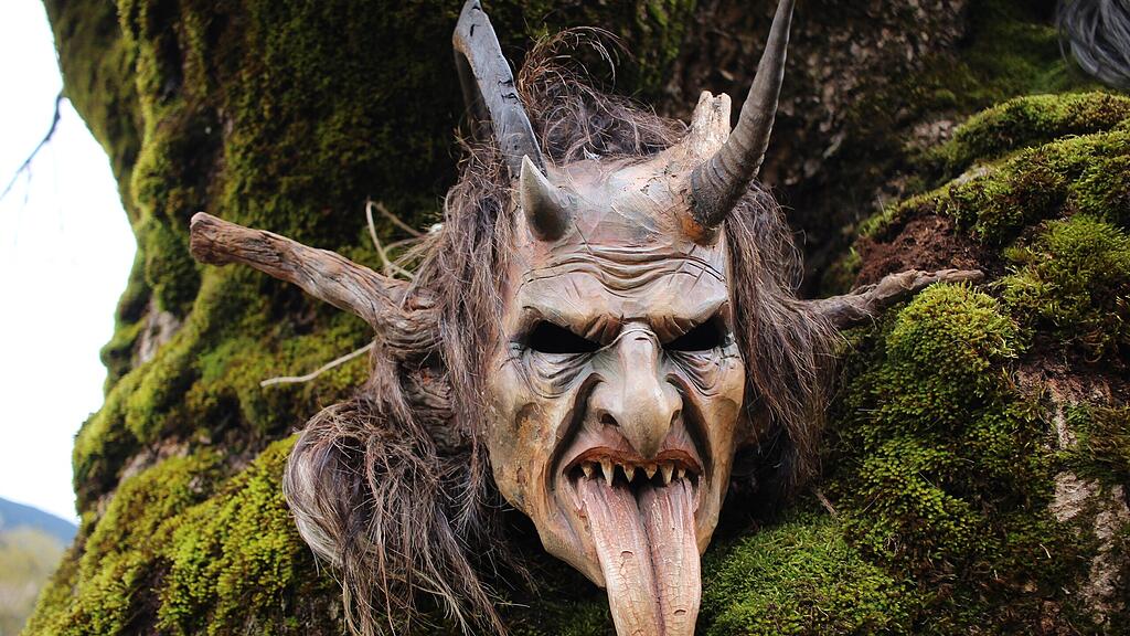 Maskenausstellung "Grossarler Gschlacht"