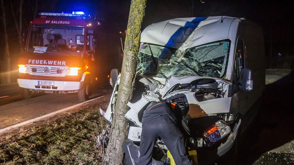 Unfall mit Transporter in Morzger Straße