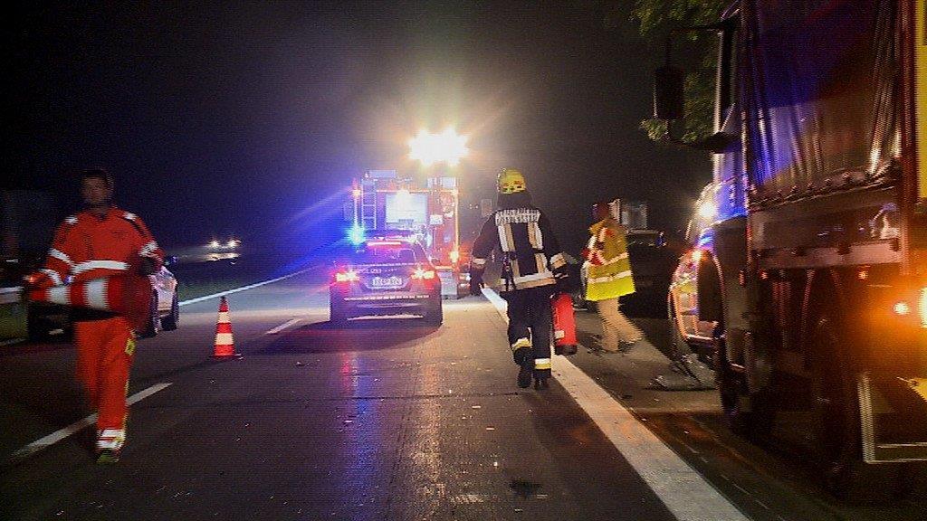 Horrorcrash auf A8 bei Grabenstätt