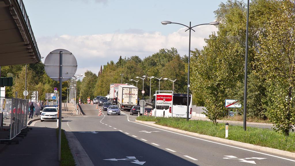 Flüchtlinge und Verkehrslage am Dienstag an der Grenze