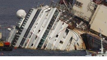 Wrack der Costa Concordia ist aufgerichtet