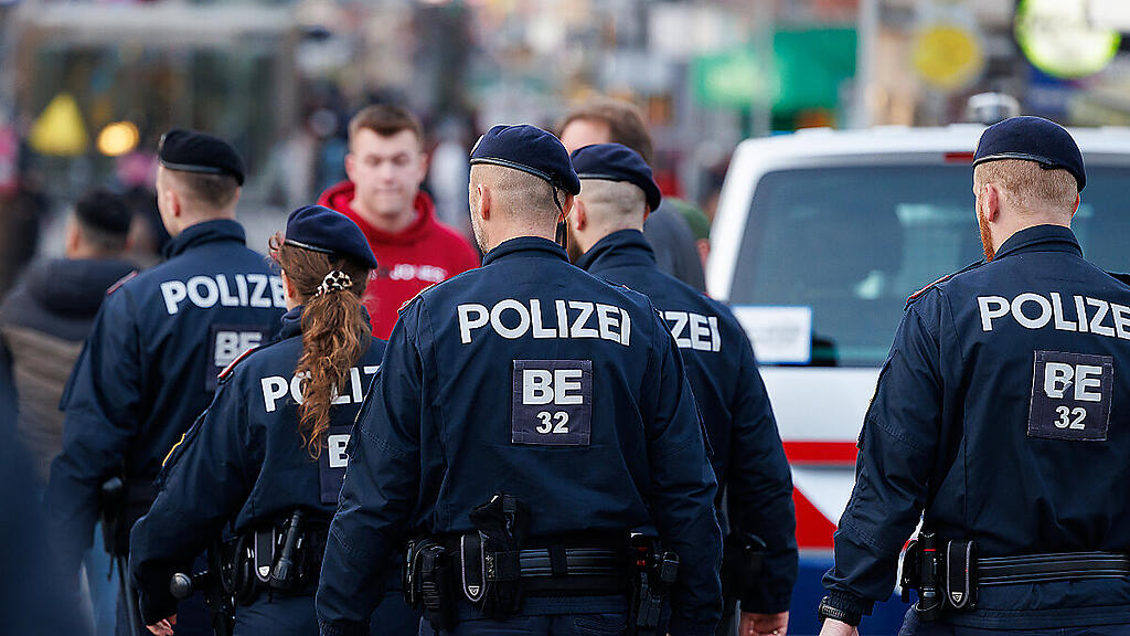 Weiterhin erhöhte Polizeipräsenz wegen zweithöchster Terrorwarnstufe