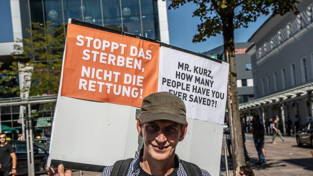 Eu-Gipfel: Demo in Salzburg, II