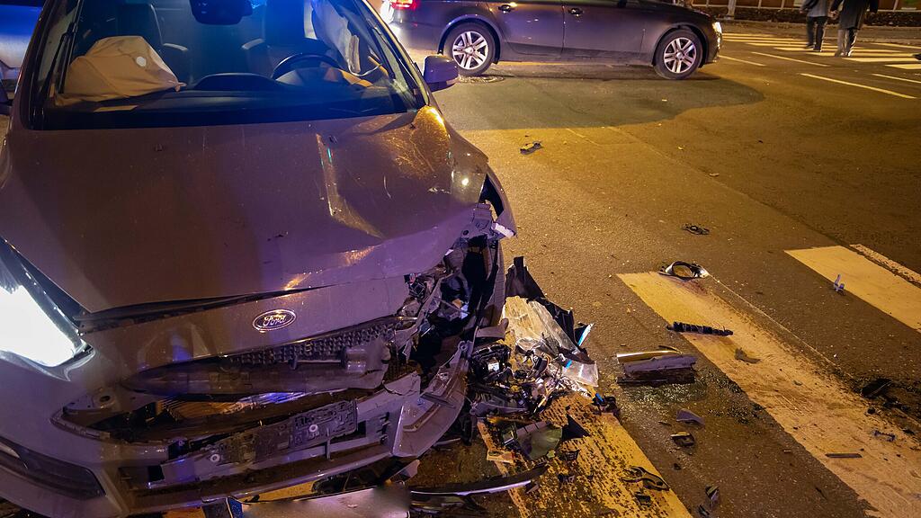 Frontal-Crash in der Sterneckstraße