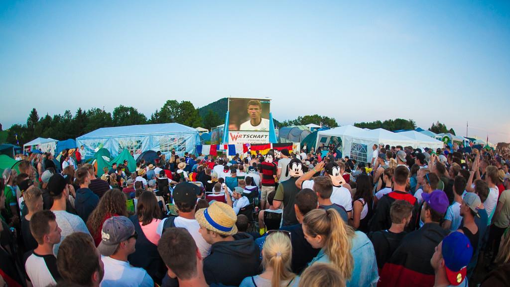 Electric Love Festival 2016: Tag 1, Public Viewing