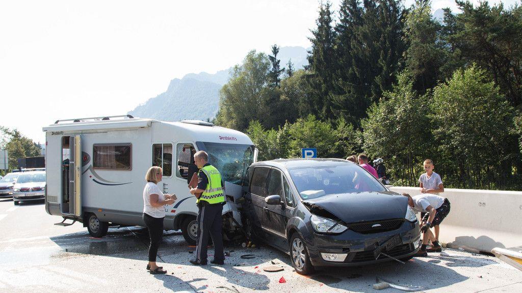 Vier Verletzte bei Unfall mit Wohnmobil I