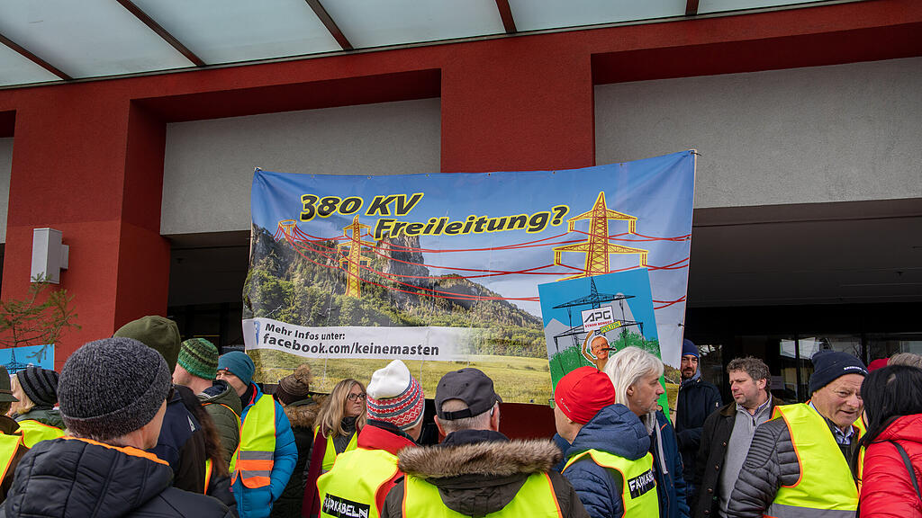Demo 380-kV-Leitung Austria Trend Hotel