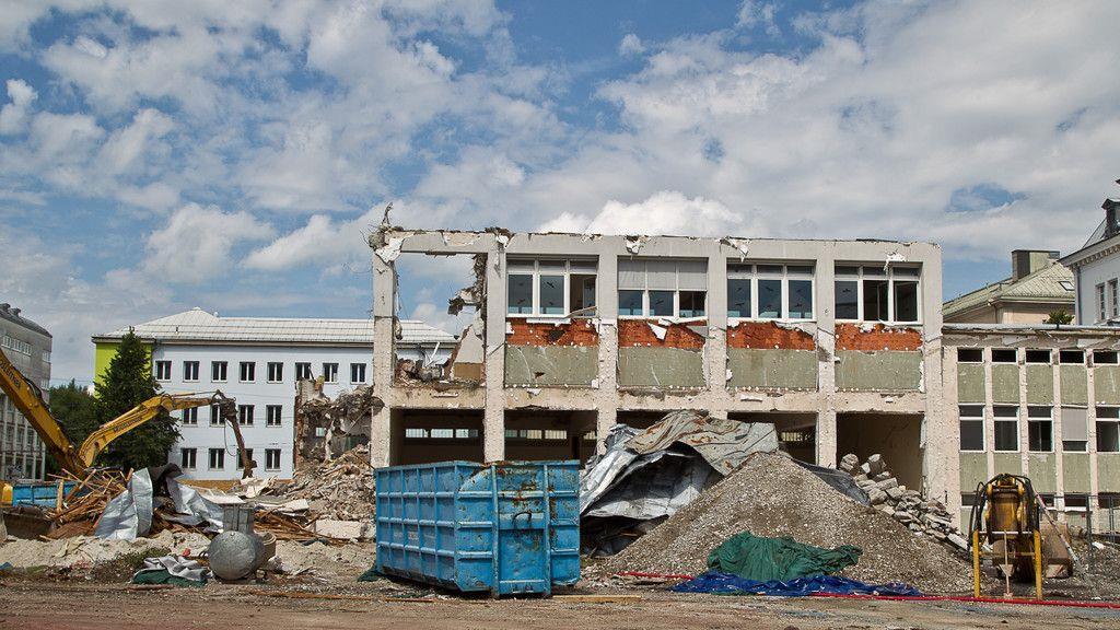 Abrissarbeiten am Christian-Doppler-Gymnasium