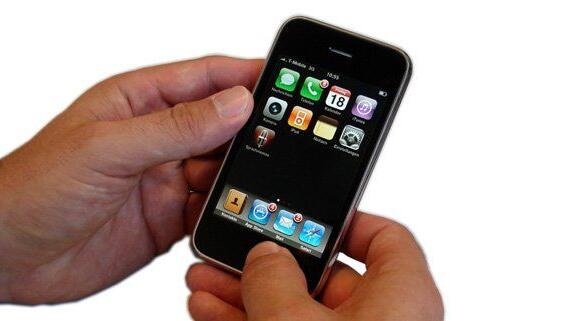 Mit dem Smartphone kann man via Ärger-App seinen Unmut äußern
