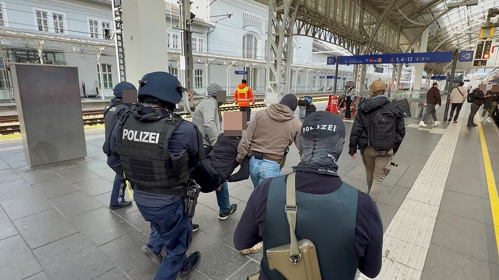 Großeinsatz im Salzburger Hauptbahnhof