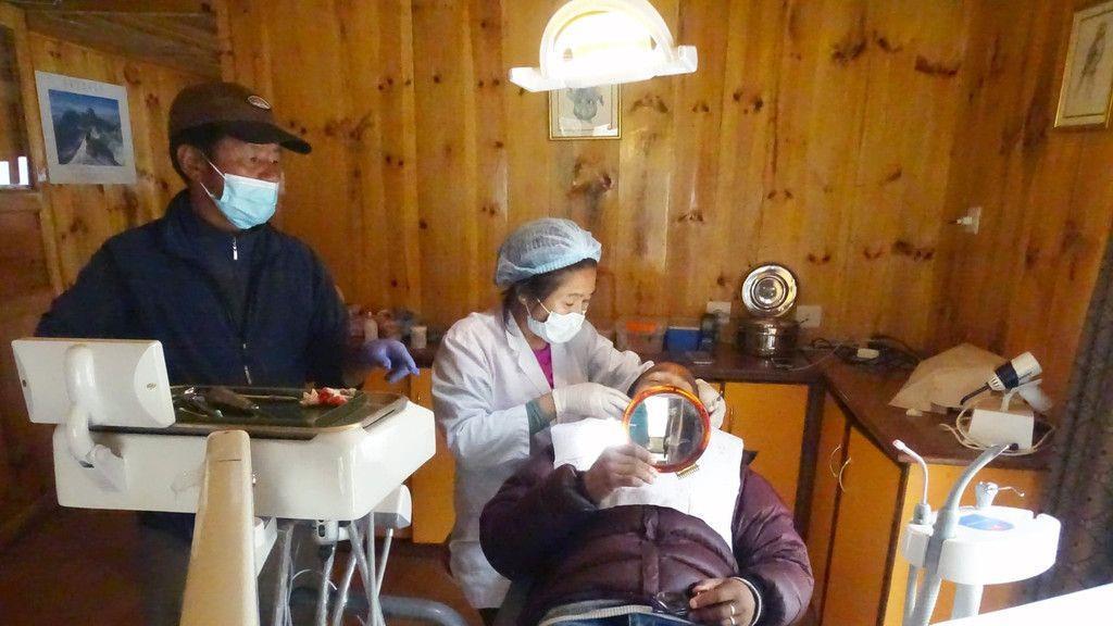 Bürmooser Firma beliefert Ärzte in Nepal