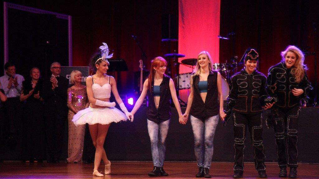 Rot-Kreuz-Ball2014 Teil III