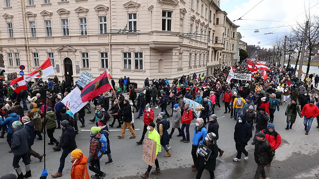 Corona-Demo in der Stadt Salzburg
