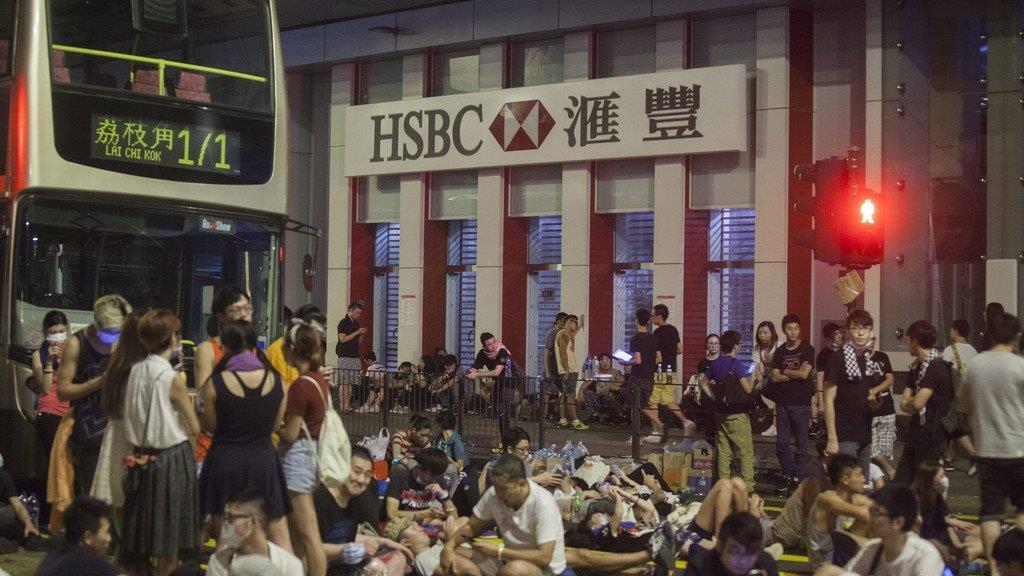 Demonstranten legen Hongkong lahm