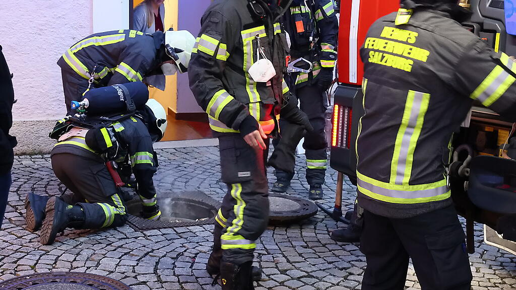 Brand in Gully in Salzburger Altstadt, Pfeifergasse
