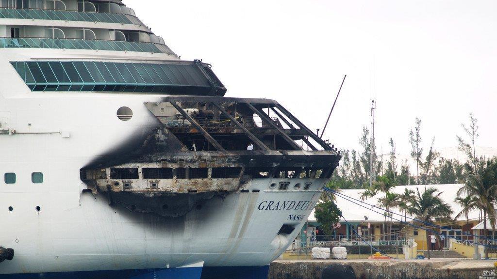 Brand auf Karibik-Kreuzfahrtschiff