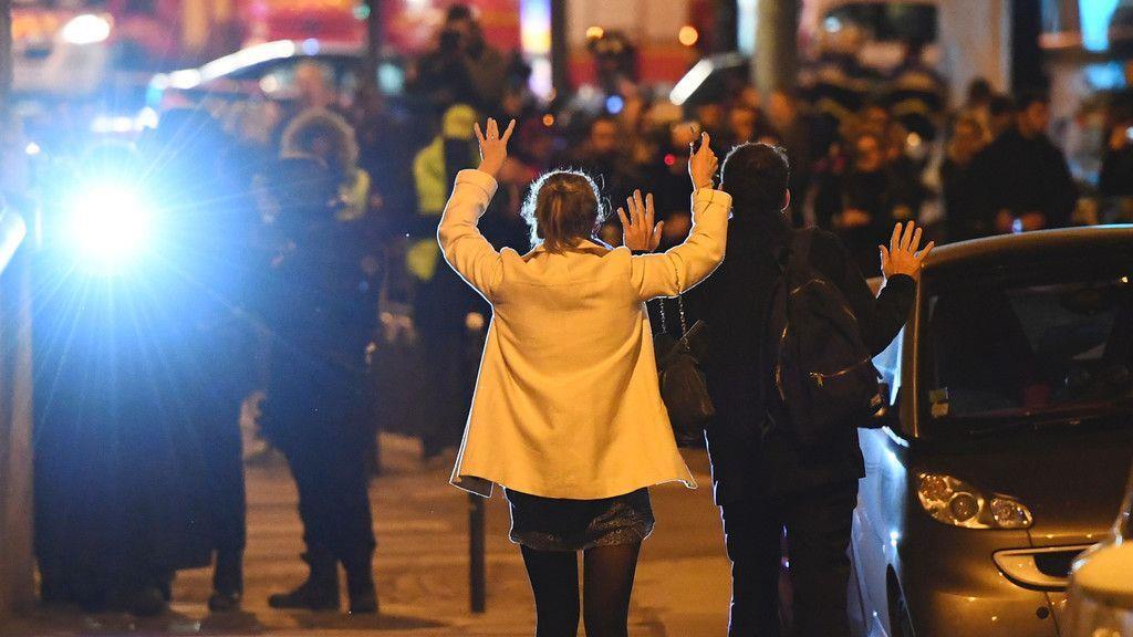 Vermeintlicher IS-Angriff in Paris: Polizist und Angreifer tot