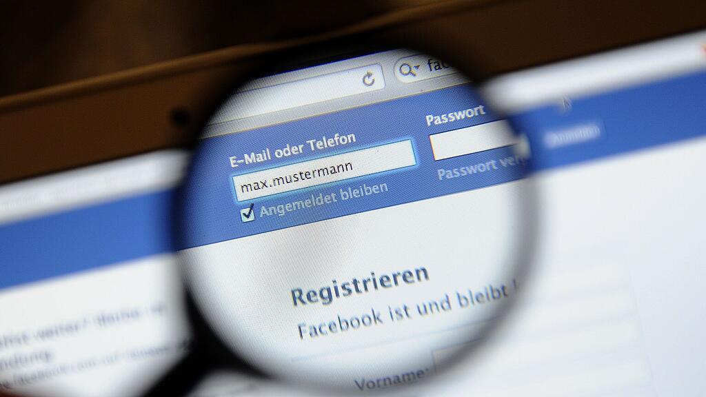 Facebook hat Michls Seite ohne Vorwarnung gelöscht.