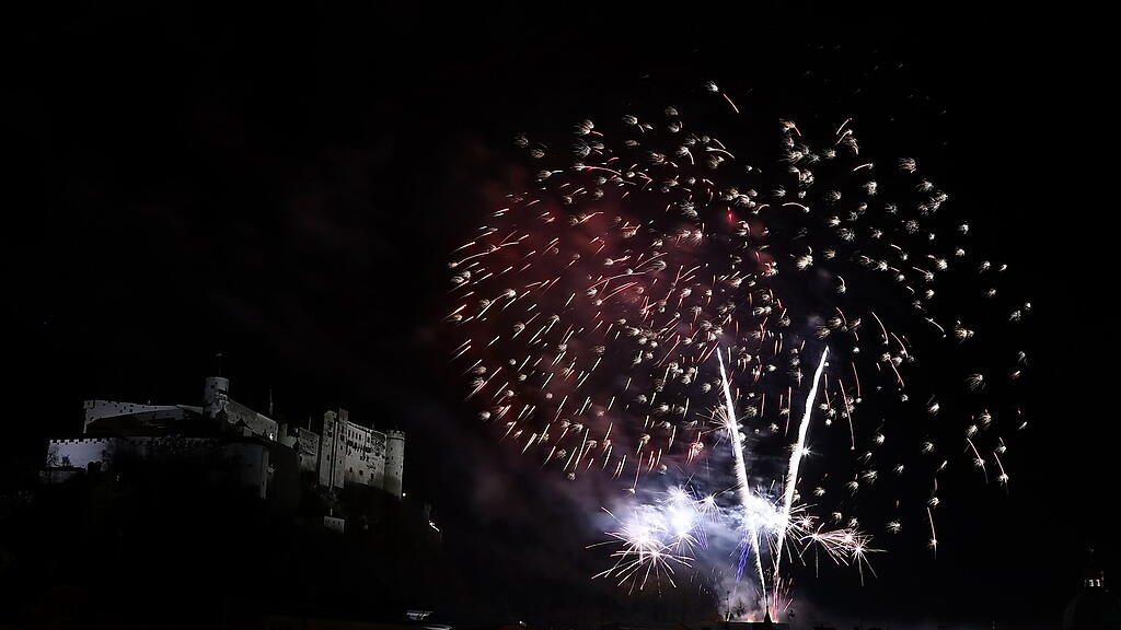 Silvesterfeuerwerk 2021\/22 in der Stadt Salzburg