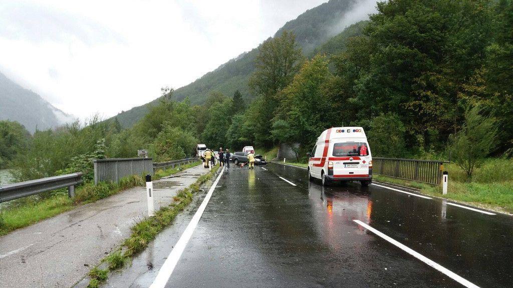 Pkw-Crash auf der B145