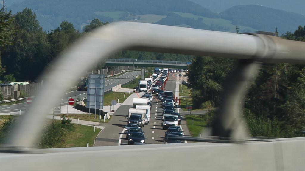 Verkehrskolonnen rund um die Stadt Salzburg