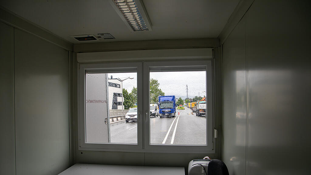 Aufbau Grenzposten Freilassing