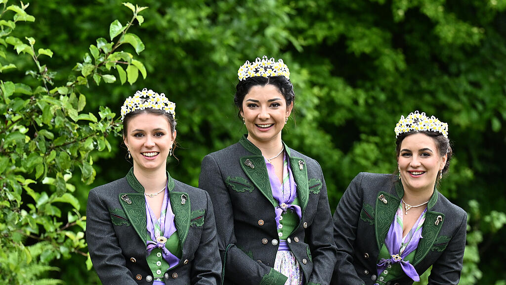 65. NARZISSENFEST IM AUSSEERLAND / FOTOTERMIN DER HOHEITEN