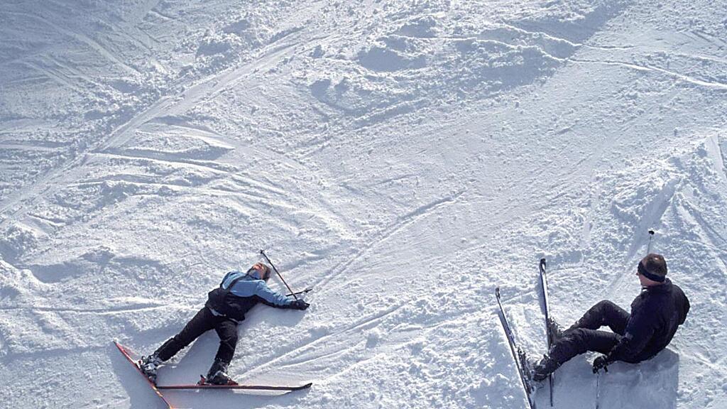Zwei Personen verletzte sich bei einem Skiunfall in Obertauern.
